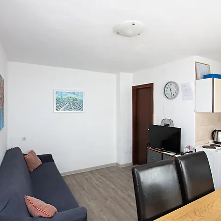 Apartment With Parking Space - 22143