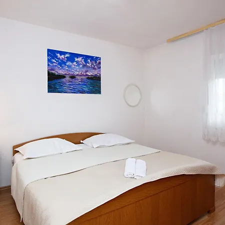 With Parking Space - 22143 * Rogoznica (Sibenik-Knin)