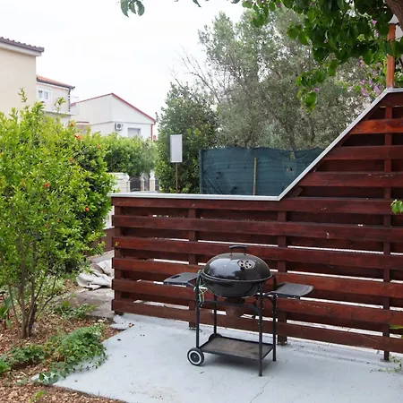 Apartman With Parking Space - 22143 *