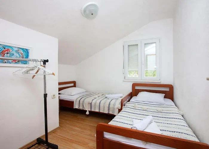 With Parking Space - 22143 Apartamento Rogoznica (Sibenik-Knin)