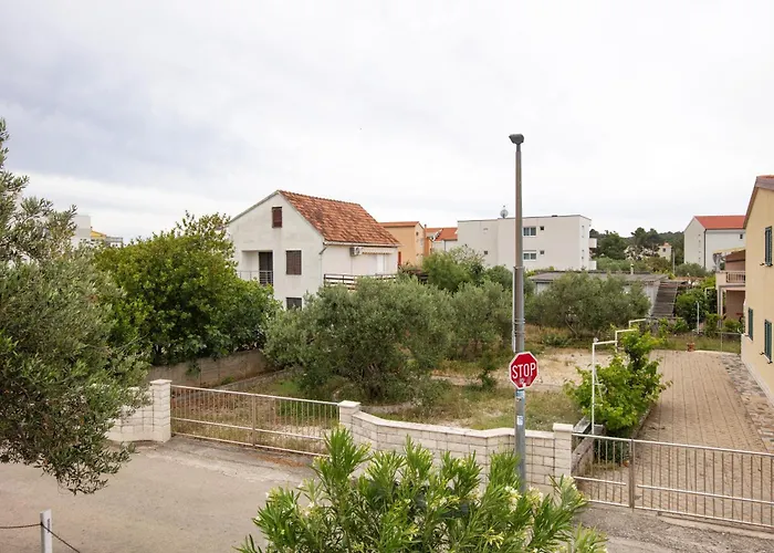 With Parking Space - 22143 Rogoznica (Sibenik-Knin)